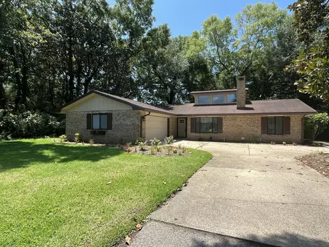 605 Sailboat Dr, Niceville, FL 32578