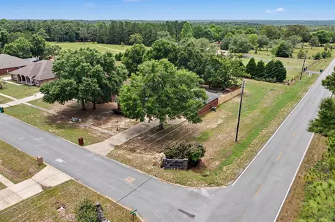 View/Area - 6100 Dragonfly Way, Crestview, FL 32536 photo 1 of 6