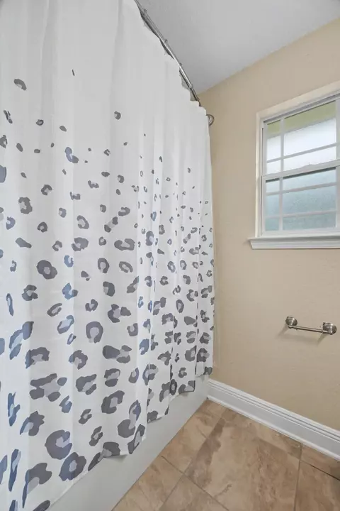 Bath - 6100 Dragonfly Way, Crestview, FL 32536 photo 4 of 4