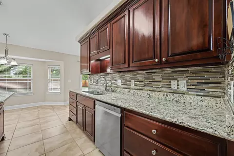 Kitchen - 6100 Dragonfly Way, Crestview, FL 32536 photo 4 of 7