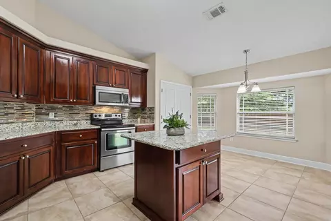 Kitchen - 6100 Dragonfly Way, Crestview, FL 32536 photo 5 of 7