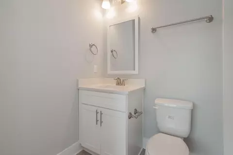 Bath - 416 Date Palm Ln, Freeport, FL 32439 photo 4 of 6