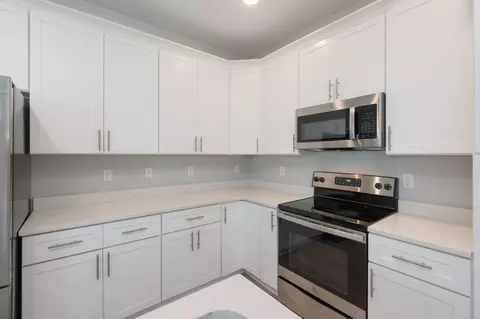 Kitchen - 416 Date Palm Ln, Freeport, FL 32439 photo 4 of 5