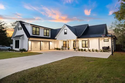 118 Waterside Ln, Freeport, FL 32439