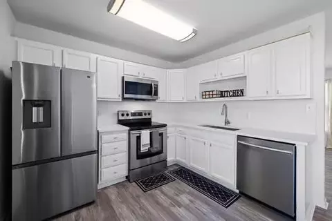 Kitchen - 30 Lowery Rd, Freeport, FL 32439 photo 2 of 4