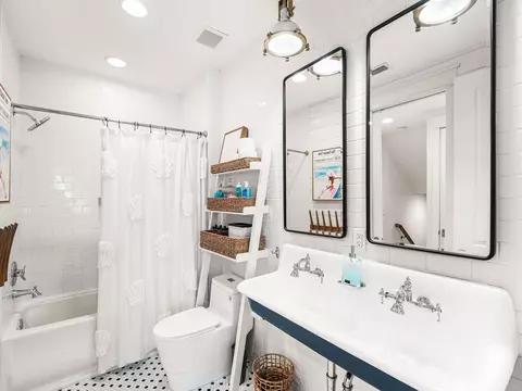 Bath - 322 Jack Knife Dr, Watersound, FL 32461 photo 5 of 5