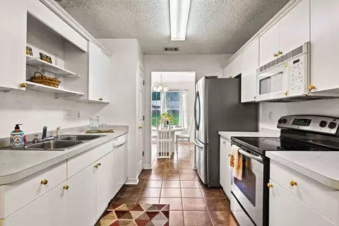 Kitchen - 109 Louise Dr, Crestview, FL 32536 photo 2 of 5