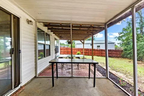 Exterior - 109 Louise Dr, Crestview, FL 32536 photo 8 of 10