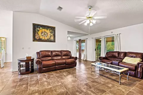 Living - 109 Louise Dr, Crestview, FL 32536 photo 2 of 2