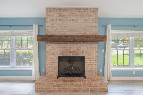 Living - 110 Eagle Ct, Crestview, FL 32539 photo 5 of 5