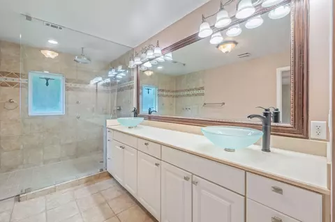 Bath - 110 Eagle Ct, Crestview, FL 32539 photo 1 of 7