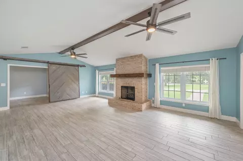 Living - 110 Eagle Ct, Crestview, FL 32539 photo 2 of 5