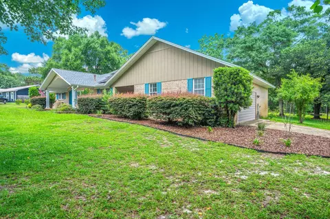 Exterior - 110 Eagle Ct, Crestview, FL 32539 photo 2 of 16