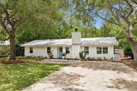 573 Ricker Ave, Point Washington, FL 32459