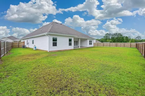 Exterior - 15 E Oak Trees Ln, Freeport, FL 32439 photo 6 of 9