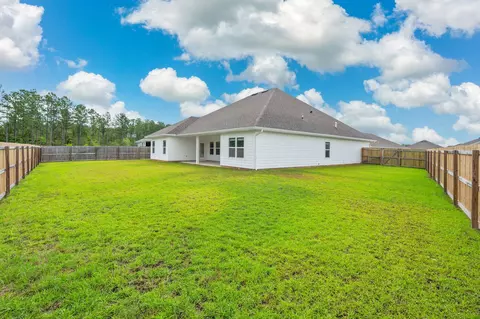 Exterior - 15 E Oak Trees Ln, Freeport, FL 32439 photo 7 of 9