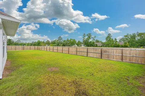 Exterior - 15 E Oak Trees Ln, Freeport, FL 32439 photo 8 of 9