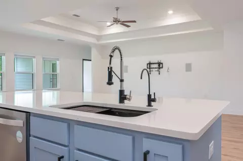 Kitchen - 15 E Oak Trees Ln, Freeport, FL 32439 photo 5 of 7