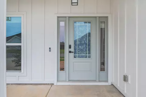 Entry Way - 15 E Oak Trees Ln, Freeport, FL 32439 photo 1 of 7