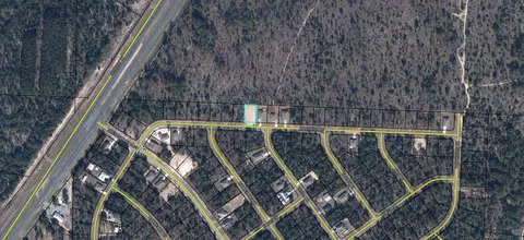 2368 Aquarius Dr, Chipley, FL 32428