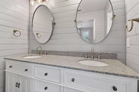 Bath - 5605 Richmond Ct, Pace, FL 32571 photo 2 of 13