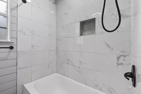 Bath - 5605 Richmond Ct, Pace, FL 32571 photo 11 of 13