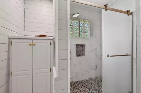 Bath - 5605 Richmond Ct, Pace, FL 32571 photo 7 of 13