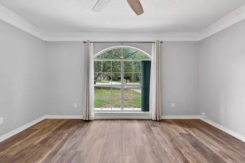 Living - 5605 Richmond Ct, Pace, FL 32571 photo 5 of 9