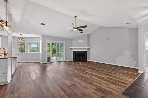 Living - 5605 Richmond Ct, Pace, FL 32571 photo 2 of 9
