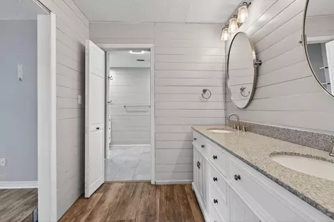 Bath - 5605 Richmond Ct, Pace, FL 32571 photo 3 of 13
