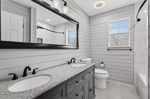 Bath - 5605 Richmond Ct, Pace, FL 32571 photo 12 of 13