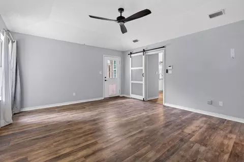 Living - 5605 Richmond Ct, Pace, FL 32571 photo 7 of 9
