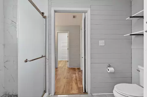 Bath - 5605 Richmond Ct, Pace, FL 32571 photo 8 of 13