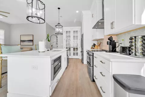 Kitchen - 1963 Baytowne Loop, Miramar Beach, FL 32550 photo 5 of 6