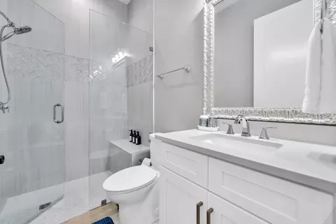 Bath - 1963 Baytowne Loop, Miramar Beach, FL 32550 photo 1 of 9