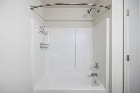 Bath - 460 Riverwalk Cir, Freeport, FL 32439 photo 4 of 4