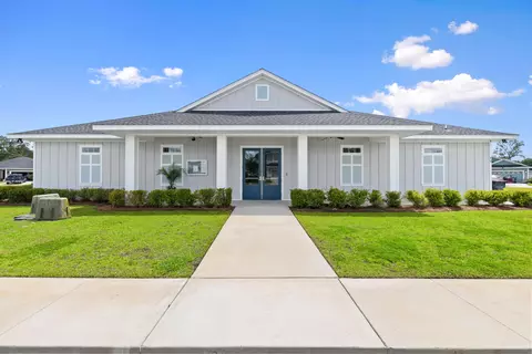 Exterior - 460 Riverwalk Cir, Freeport, FL 32439 photo 4 of 5
