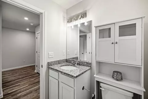 Bath - 460 Riverwalk Cir, Freeport, FL 32439 photo 3 of 4