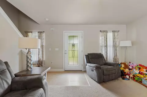 Entry Way - 111 Bronze Cir, Crestview, FL 32539 photo 1 of 6