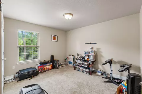 Bedroom - 111 Bronze Cir, Crestview, FL 32539 photo 1 of 8