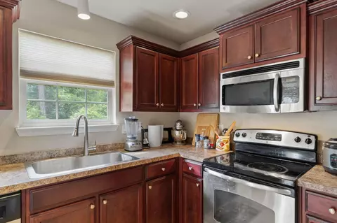 Kitchen - 111 Bronze Cir, Crestview, FL 32539 photo 2 of 2