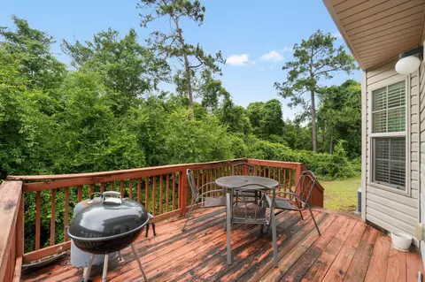 Exterior - 111 Bronze Cir, Crestview, FL 32539 photo 4 of 5