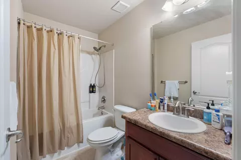 Bath - 111 Bronze Cir, Crestview, FL 32539 photo 1 of 3