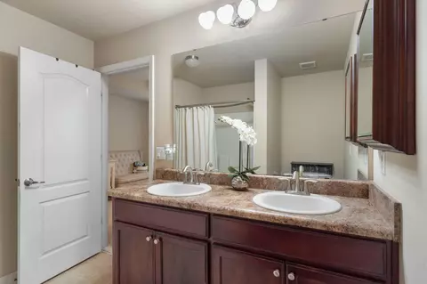 Bath - 111 Bronze Cir, Crestview, FL 32539 photo 3 of 3