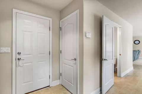 Entry Way - 111 Bronze Cir, Crestview, FL 32539 photo 3 of 6