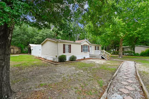 24 Oak Pl, Freeport, FL 32439
