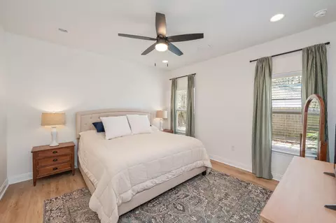 Bedroom - 156 Oak Ln, Crestview, FL 32536 photo 1 of 3