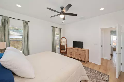 Bedroom - 156 Oak Ln, Crestview, FL 32536 photo 2 of 3