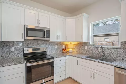 Kitchen - 156 Oak Ln, Crestview, FL 32536 photo 2 of 2