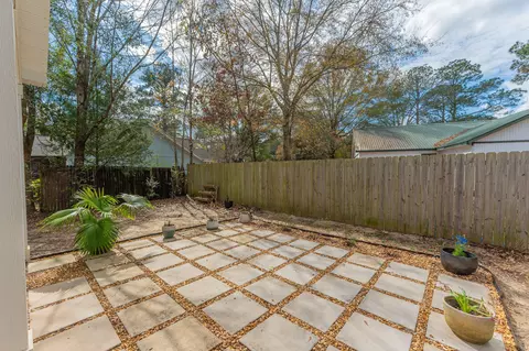 Exterior - 156 Oak Ln, Crestview, FL 32536 photo 4 of 7